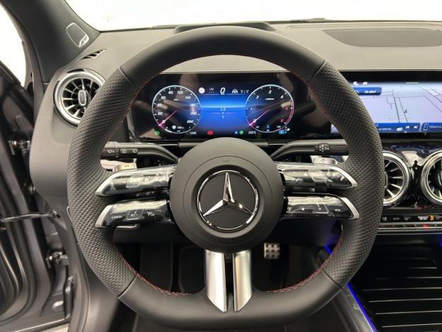 MERCEDES-BENZ GLA 200 d AMG Line  GLA 200 d AMG Line