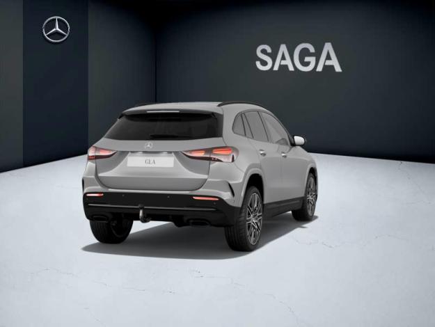 MERCEDES-BENZ GLA 180   