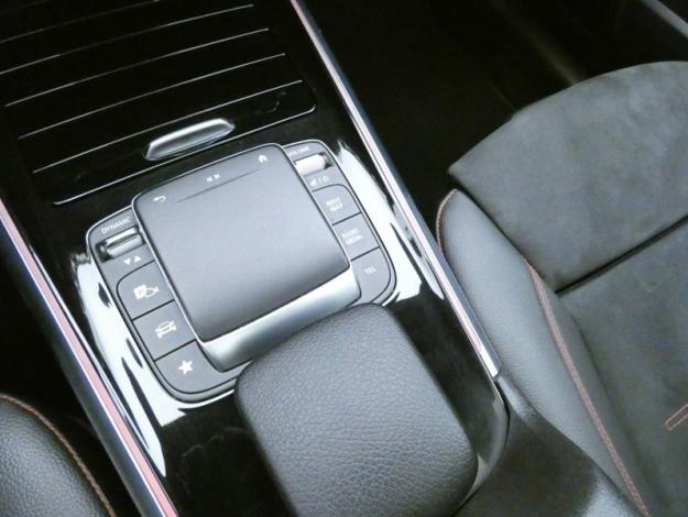 MERCEDES-BENZ GLA 220 d 4MATIC AMG Line  