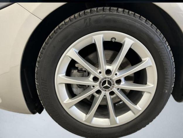 MERCEDES-BENZ Classe A A 180 Compacte