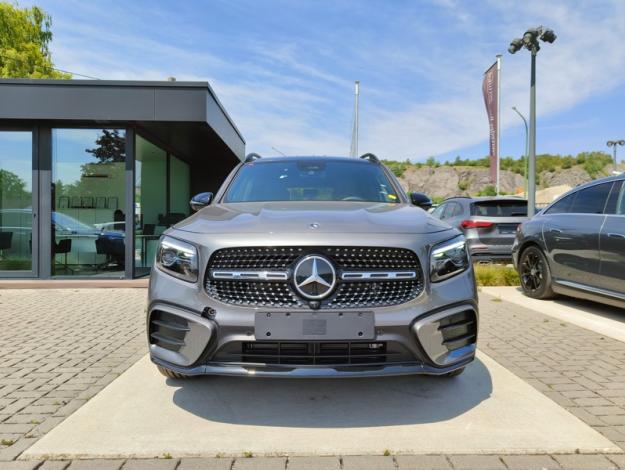 MERCEDES-BENZ GLB 200 d AMG Line - SAGA Huy (+32 85 23 69 00) 