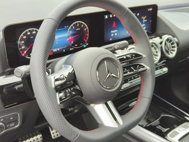 MERCEDES-BENZ GLA 180 d AMG Line - SAGA Huy (+32 85 23 69 00) 