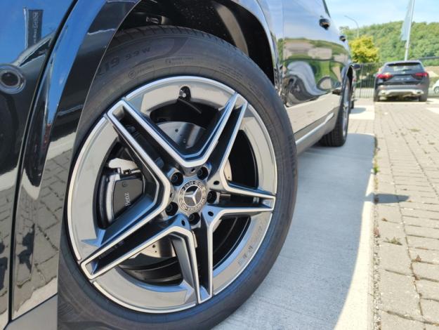 MERCEDES-BENZ GLA 180 d AMG Line - SAGA Huy (+32 85 23 69 00) 