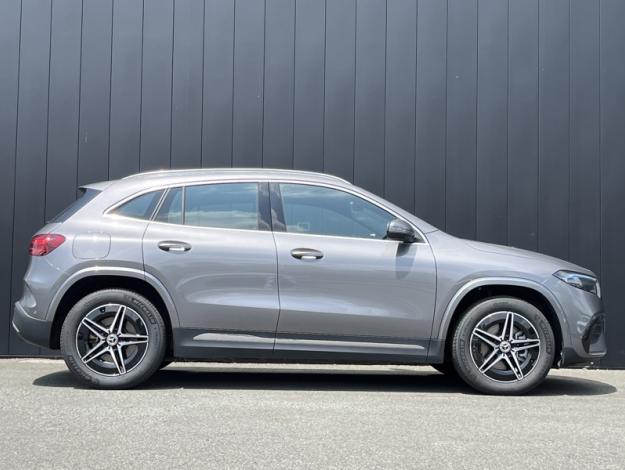 MERCEDES-BENZ EQA 250+ AMG Line  