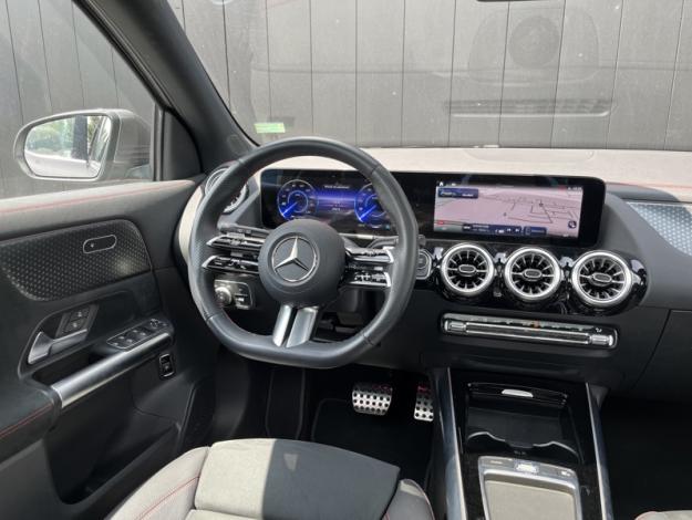 MERCEDES-BENZ EQA 250+ AMG Line  