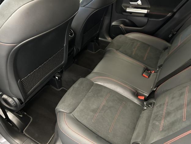 MERCEDES-BENZ GLA 200 d AMG Line  