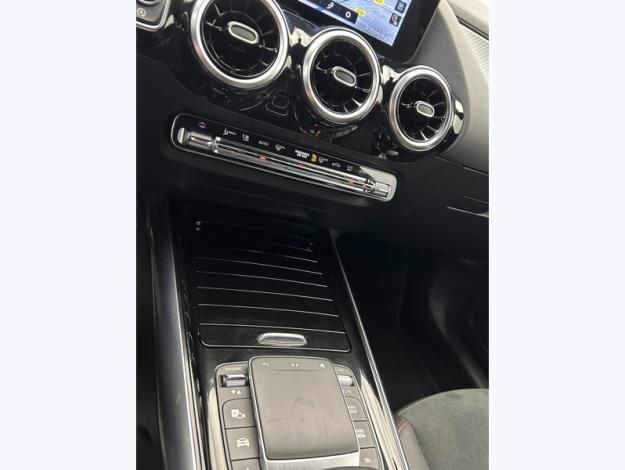 MERCEDES-BENZ GLA 200 d AMG Line  