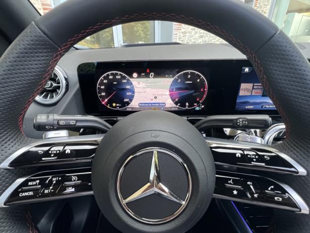 MERCEDES-BENZ GLA 200 d AMG Line  