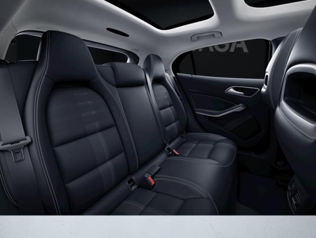 MERCEDES-BENZ GLA 180 d Sensation  