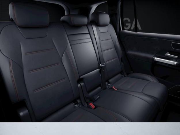 MERCEDES-BENZ GLB 250 4MATIC AMG Line Launch Edition  