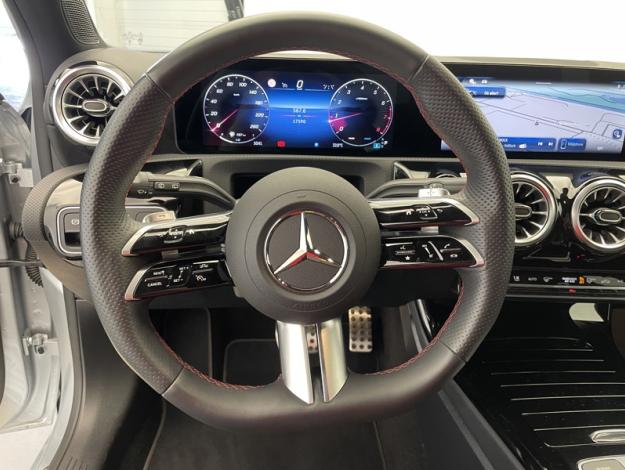MERCEDES-BENZ Classe A 200 AMG Line  