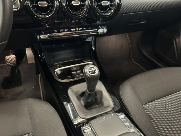 MERCEDES-BENZ A 180 d Style  