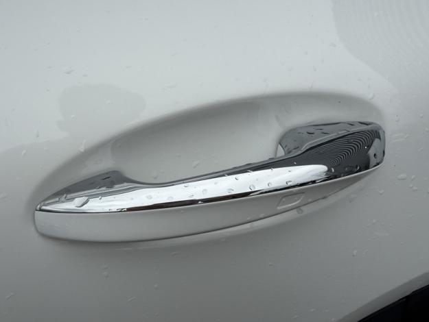 MERCEDES-BENZ EQA 250+ AMG Line  