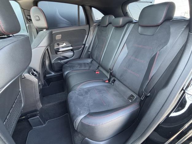 MERCEDES-BENZ GLA 250 e AMG Line  