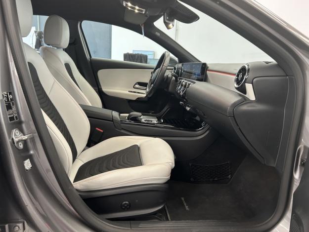 MERCEDES-BENZ A-Klasse A 200 Launch Edition