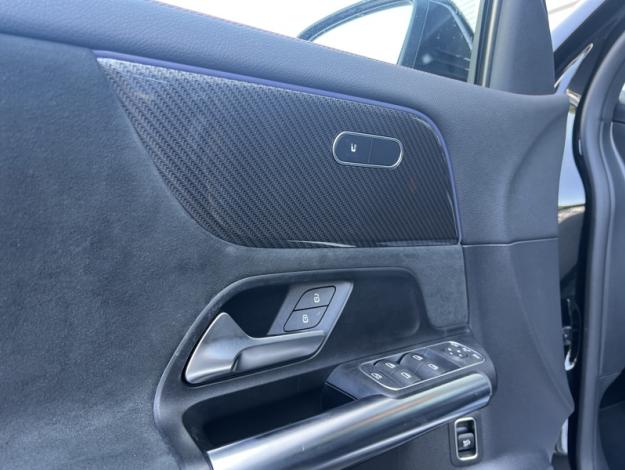 MERCEDES-BENZ GLA 200 d AMG Line  