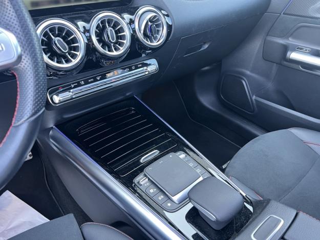 MERCEDES-BENZ GLA 200 d AMG Line  