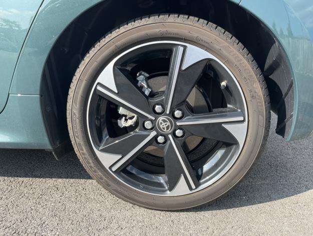 TOYOTA Yaris Hybrid Collection   