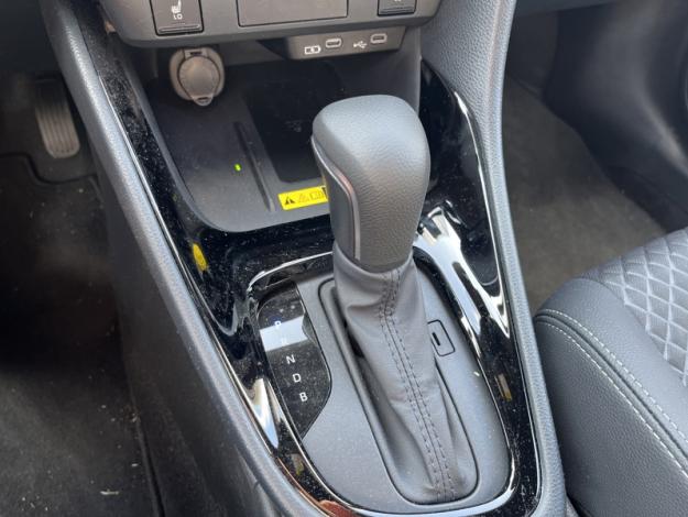 TOYOTA Yaris Hybrid Collection   