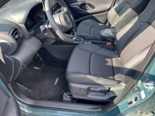TOYOTA Yaris Hybrid Collection   