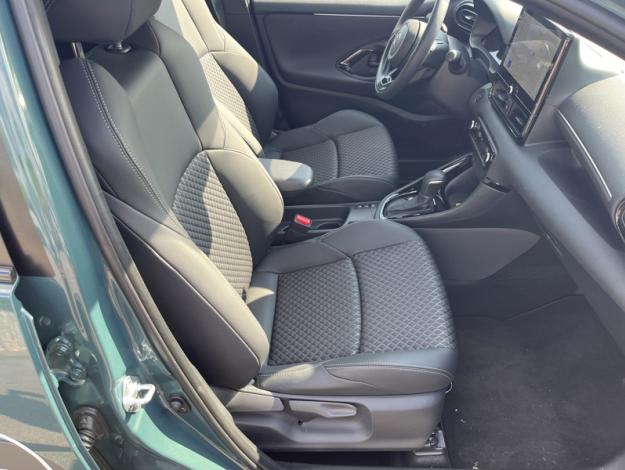 TOYOTA Yaris Hybrid Collection   