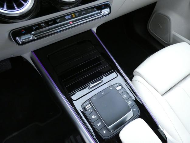 MERCEDES-BENZ EQA 250+ Progressive Line  
