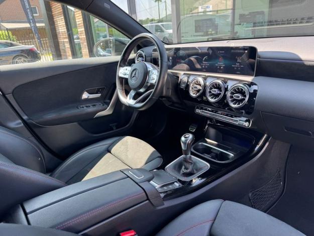 MERCEDES-BENZ A 180 d AMG Line  