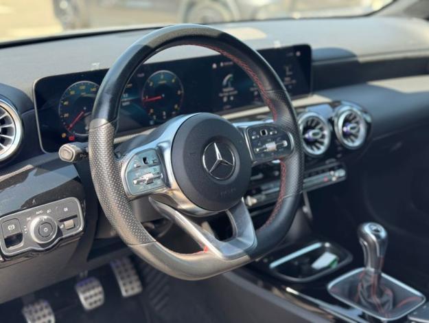 MERCEDES-BENZ A 180 d AMG Line  