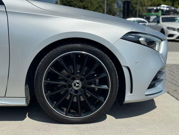MERCEDES-BENZ A 180 d AMG Line  
