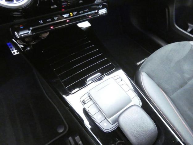 MERCEDES-BENZ Classe A 180 d AMG Line  Classe A 180 d AMG Line