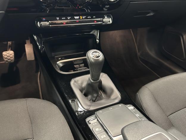 MERCEDES-BENZ A 180 180 d Style  
