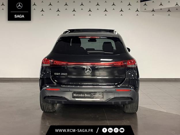 MERCEDES-BENZ EQA 250 AMG Line  