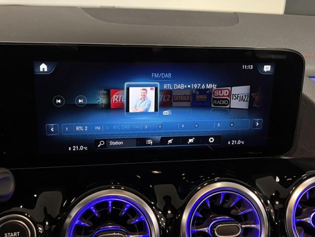 MERCEDES-BENZ EQA 250 AMG Line  