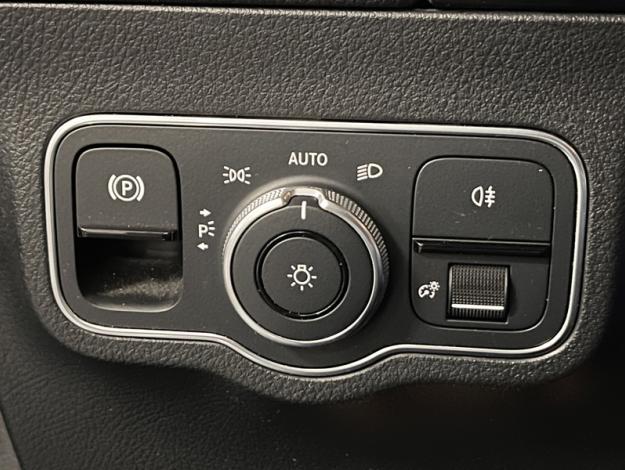 MERCEDES-BENZ EQA 250 AMG Line  