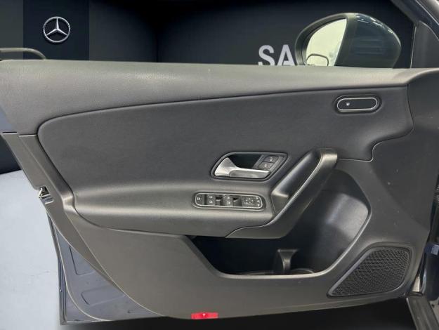MERCEDES-BENZ A-Klasse A 180 d 'Business Solution - 6M'