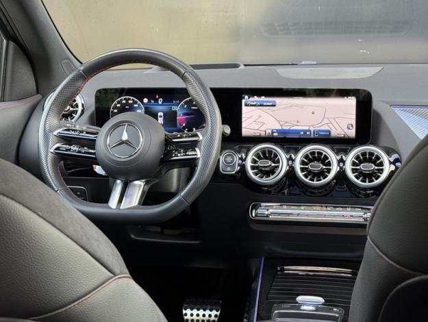 MERCEDES-BENZ GLA 200 d AMG Line  