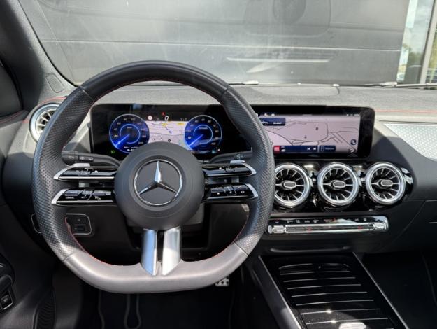 MERCEDES-BENZ EQA 250+ AMG Line  