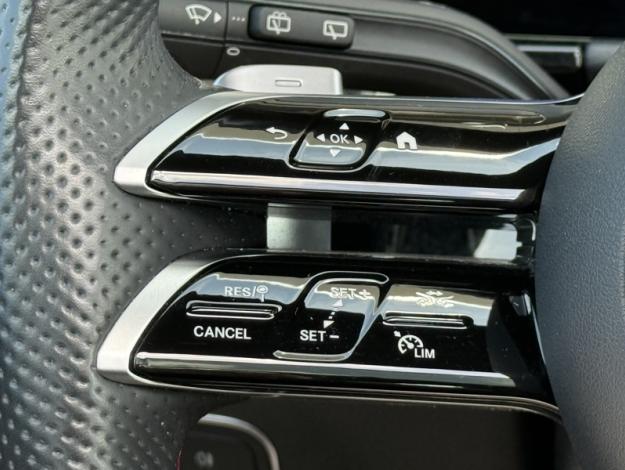 MERCEDES-BENZ EQA 250+ AMG Line  