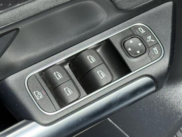 MERCEDES-BENZ EQA 250+ AMG Line  