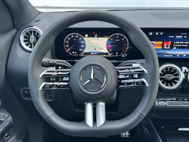 MERCEDES-BENZ GLA 200 d AMG Line  GLA 200 d AMG Line