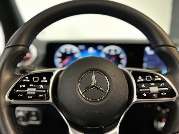 MERCEDES-BENZ GLA 200 Progressive Line  