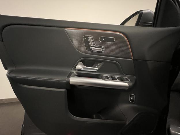 MERCEDES-BENZ GLA 200 Progressive Line  