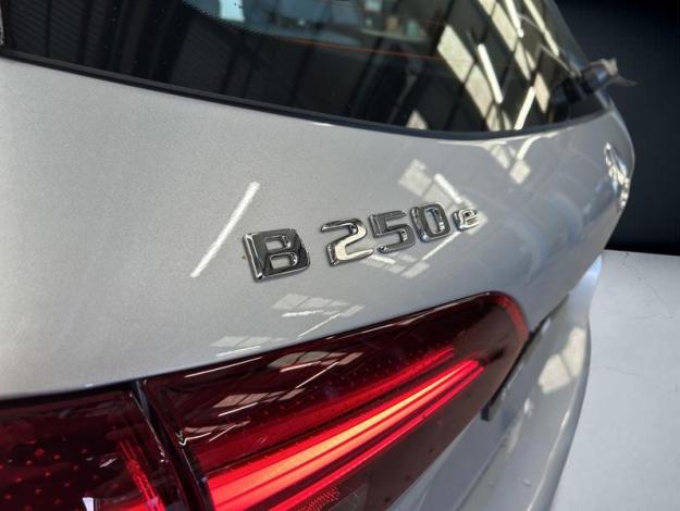 MERCEDES-BENZ B-Klasse B 250 e AMG Line