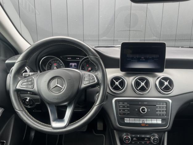 MERCEDES-BENZ GLA 200 d Sensation  