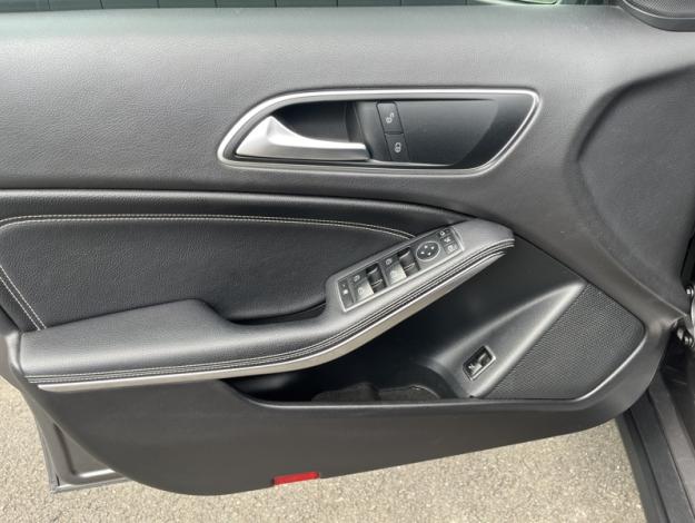 MERCEDES-BENZ GLA 200 d Sensation  