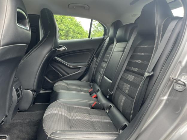 MERCEDES-BENZ GLA 200 d Sensation  