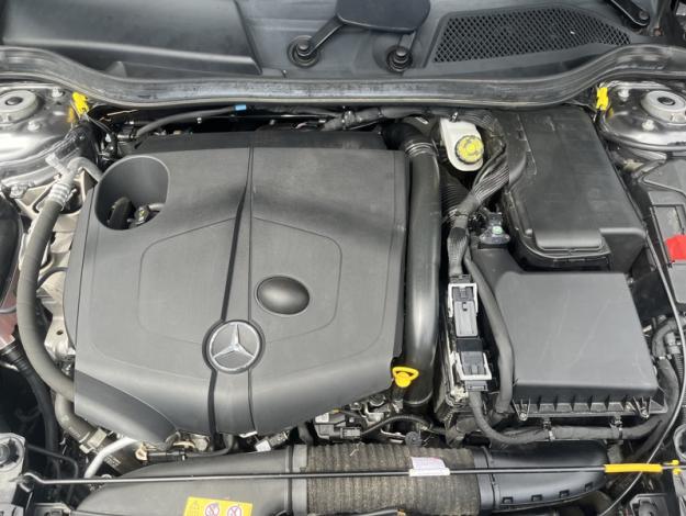 MERCEDES-BENZ GLA 200 d Sensation  