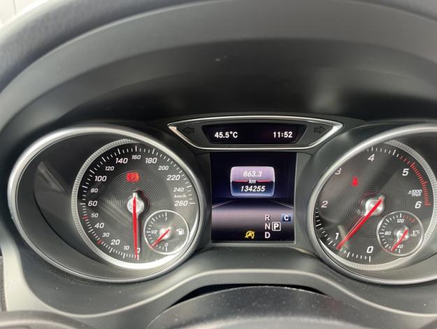 MERCEDES-BENZ GLA 200 d Sensation  
