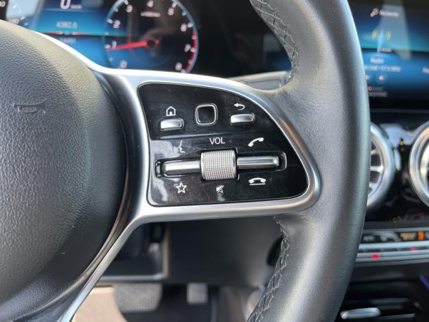 MERCEDES-BENZ GLA 200 Progressive Line  GLA 200 Progressive Line