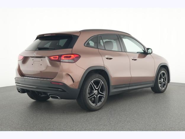 MERCEDES-BENZ GLA 180 d AMG Pack Night PREMIUM PLUS  